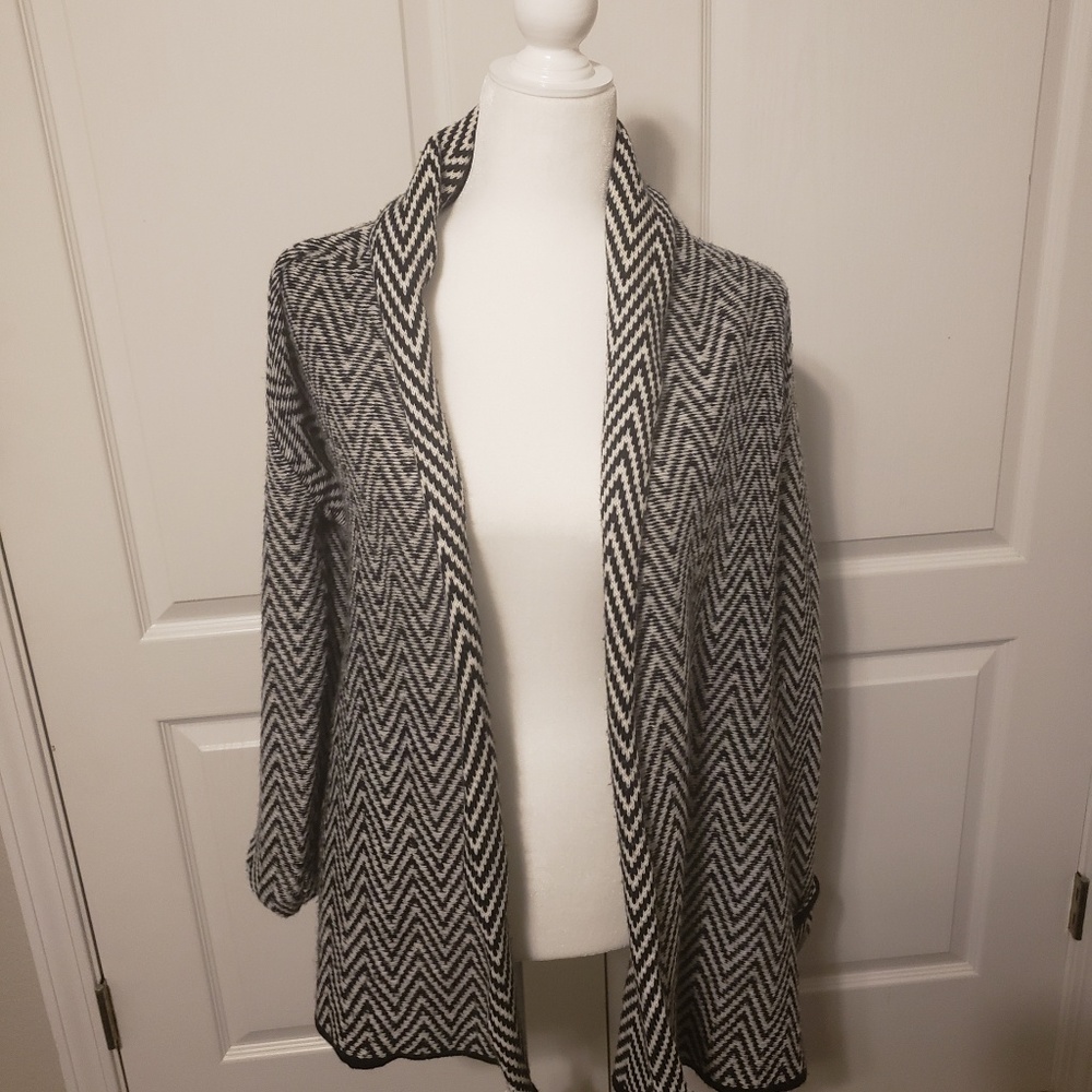 Lumiere black and white Chevron open cardigan